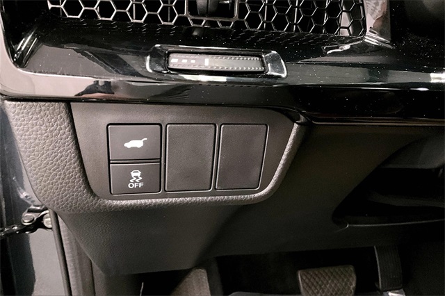 Vehicle image 36 of 39