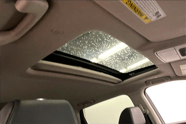 Vehicle image 18 of 39