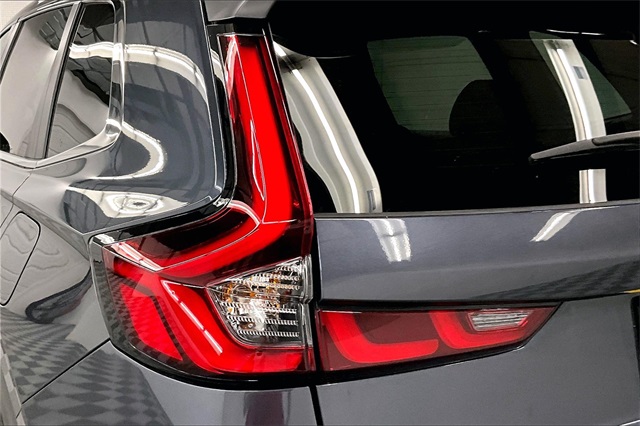 Vehicle image 33 of 39
