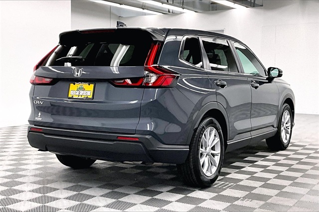 Vehicle image 4 of 39