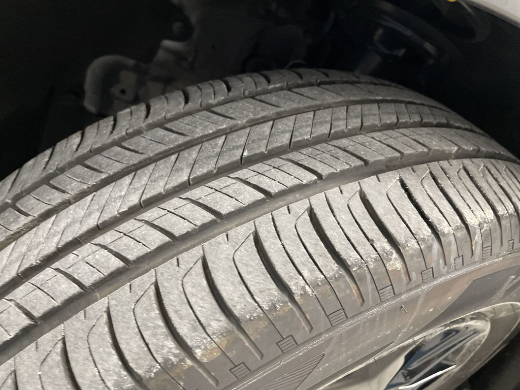 Vehicle image 36 of 39