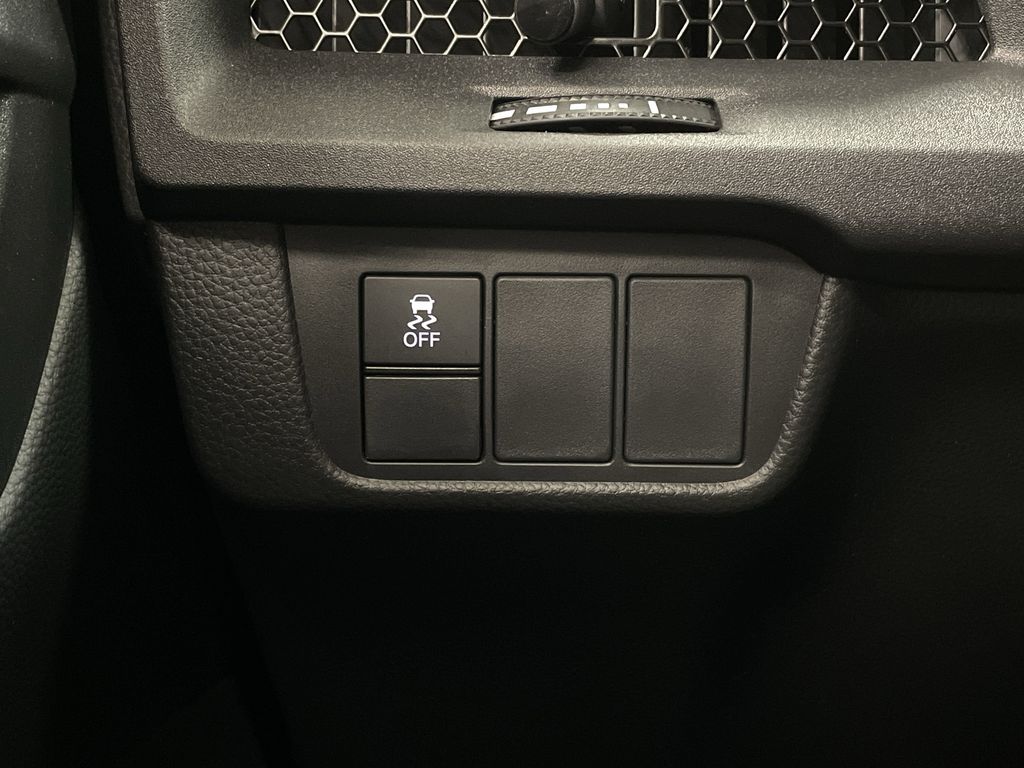 Vehicle image 26 of 39