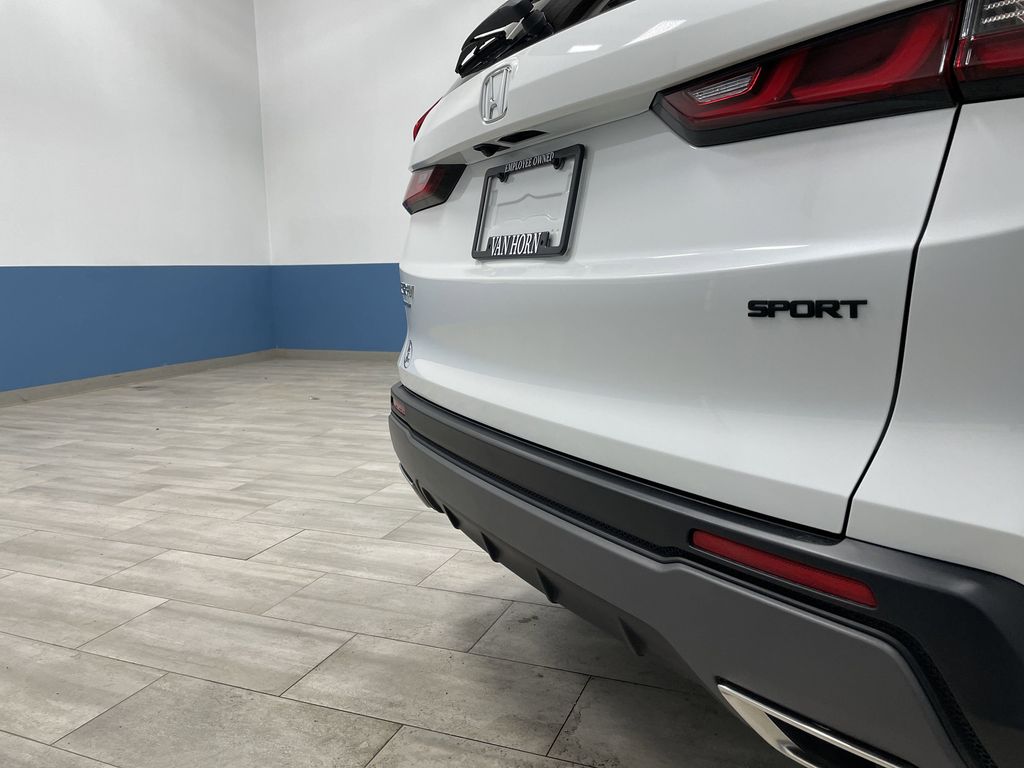 Vehicle image 33 of 39