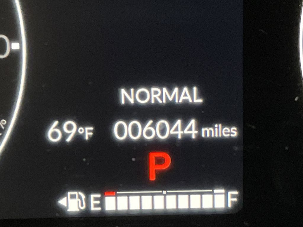 Vehicle image 10 of 39