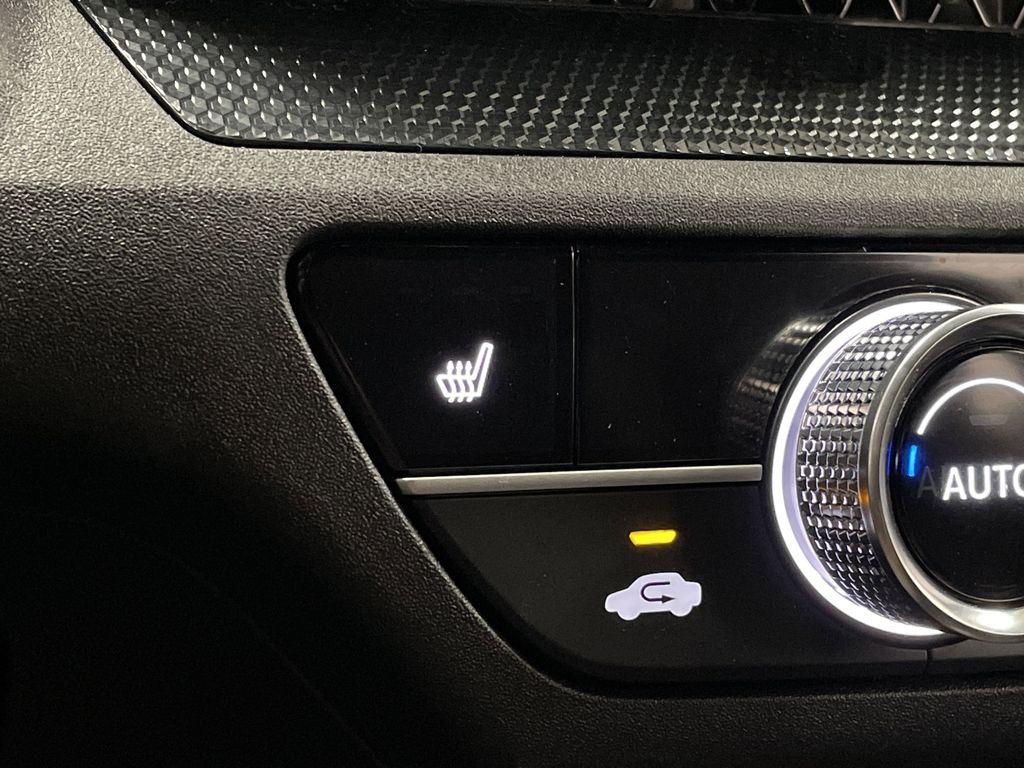 Vehicle image 12 of 39