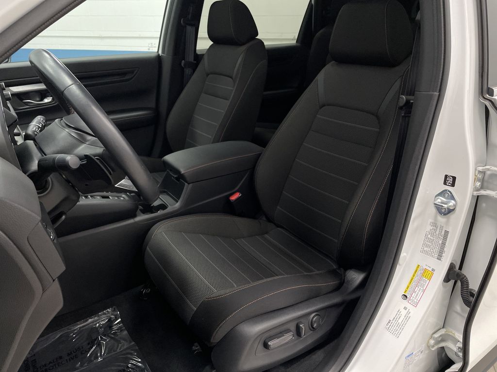 Vehicle image 8 of 39
