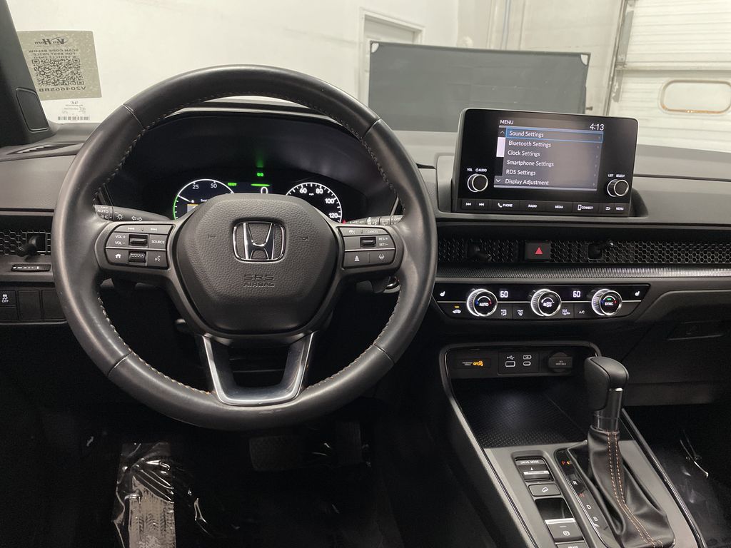 Vehicle image 9 of 39