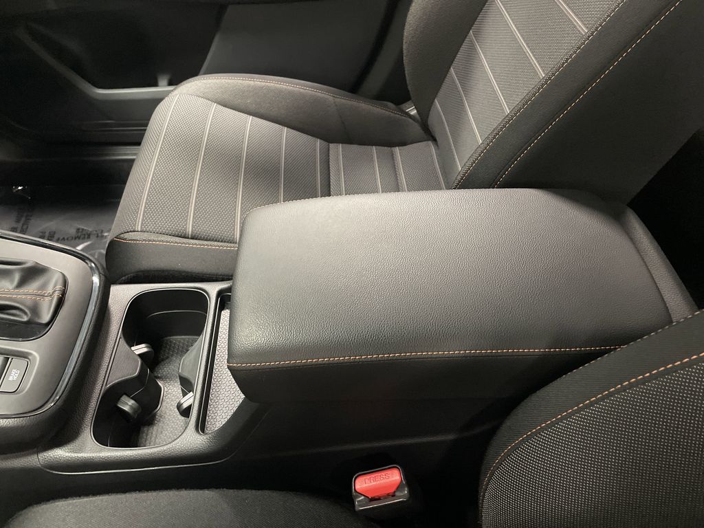 Vehicle image 21 of 39