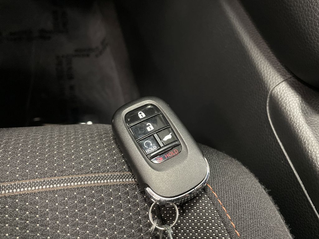 Vehicle image 28 of 39