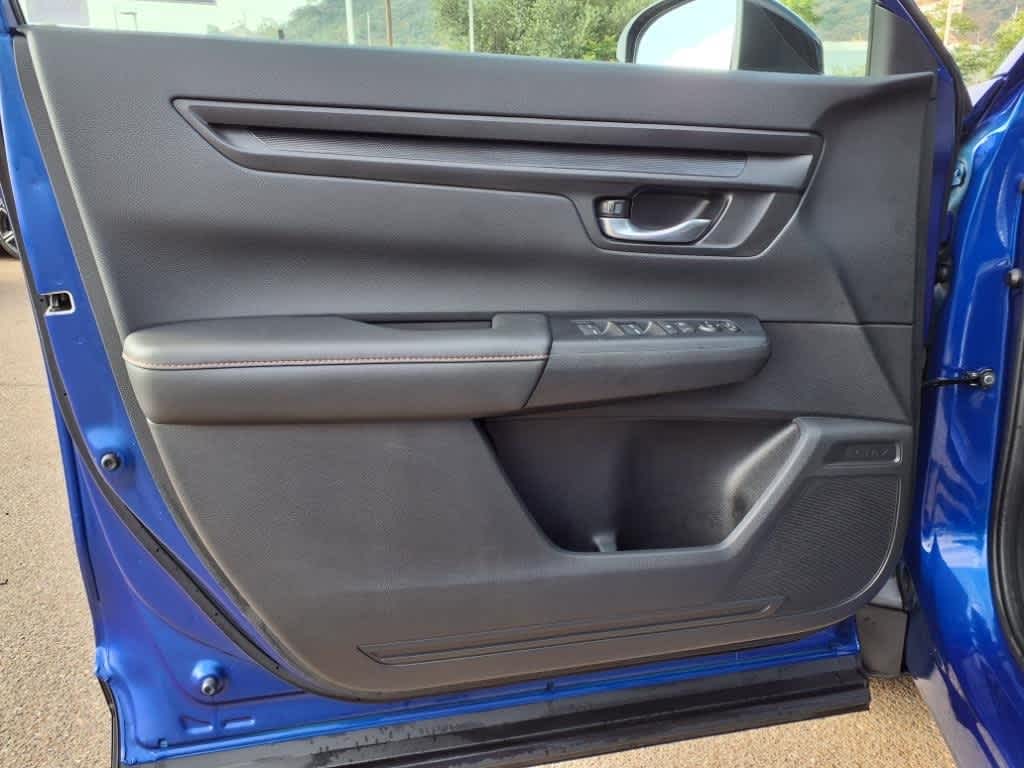 Vehicle image 19 of 25