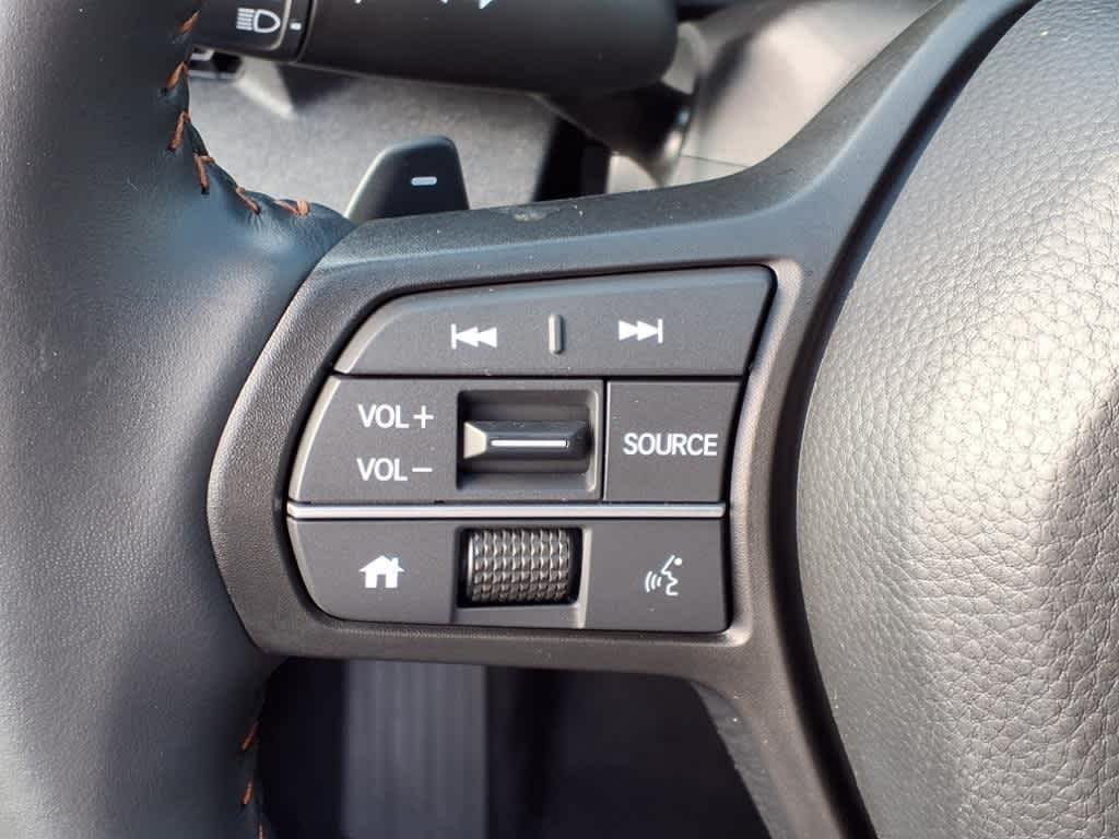 Vehicle image 23 of 25