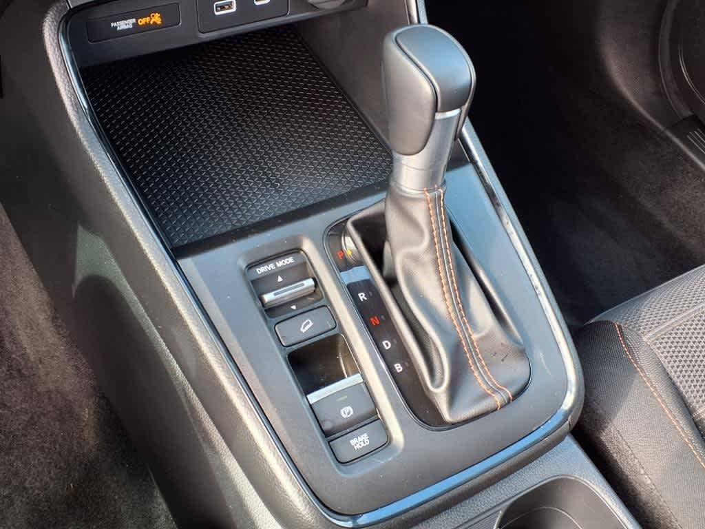 Vehicle image 18 of 25