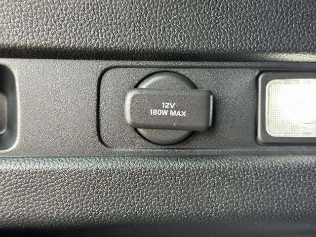 Vehicle image 31 of 38