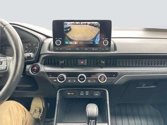 Vehicle image 20 of 38
