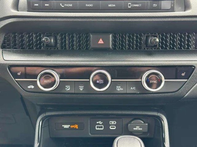 Vehicle image 22 of 38