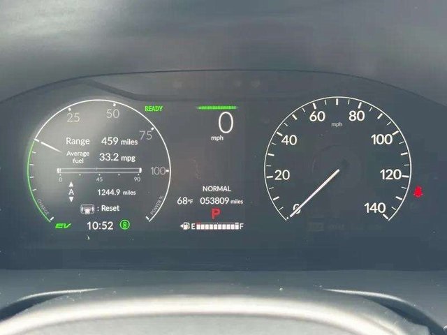 Vehicle image 18 of 38