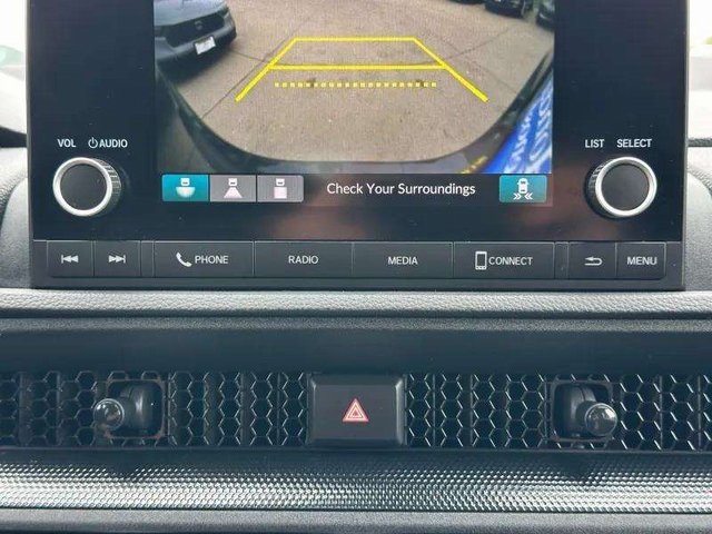 Vehicle image 21 of 38