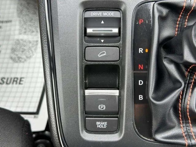 Vehicle image 25 of 38