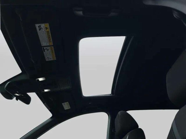 Vehicle image 27 of 38