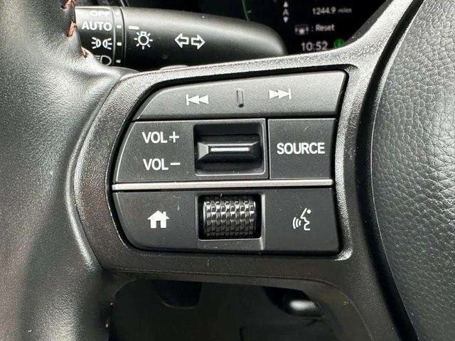 Vehicle image 16 of 38