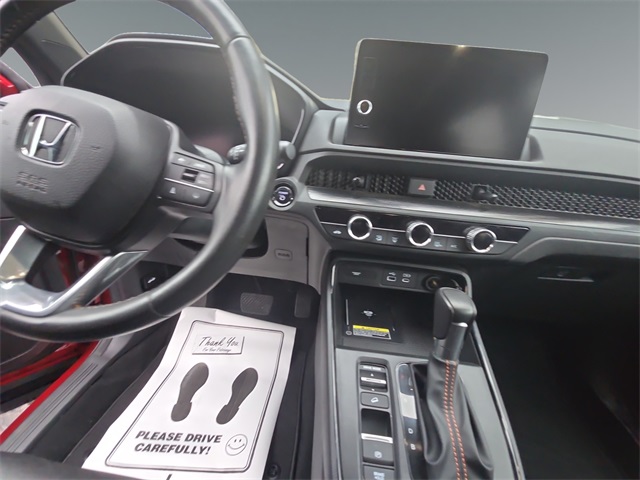 Vehicle image 14 of 18