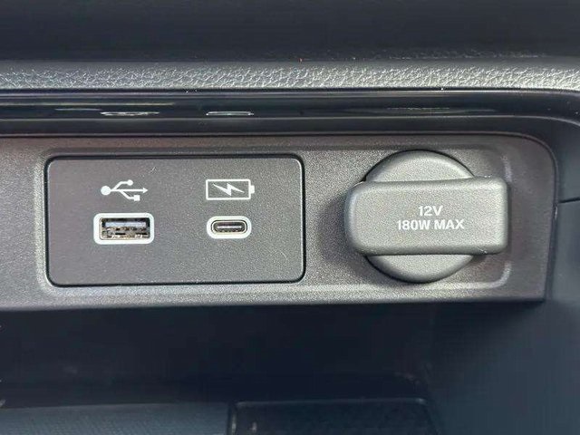 Vehicle image 23 of 40