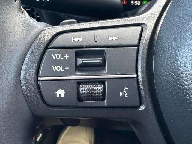 Vehicle image 17 of 40