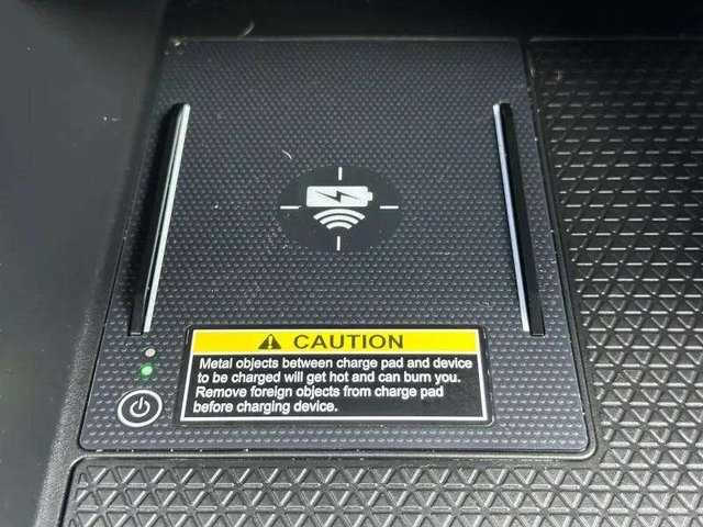 Vehicle image 24 of 40