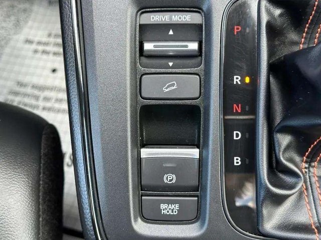 Vehicle image 26 of 40