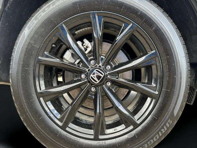 Vehicle image 37 of 40