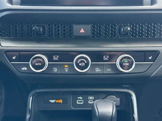 Vehicle image 22 of 40