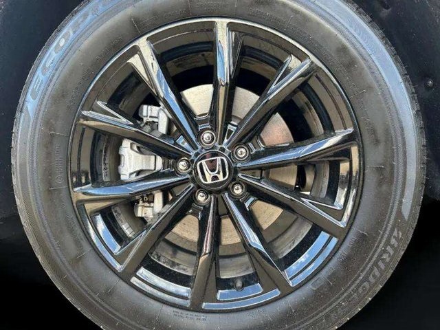 Vehicle image 39 of 40