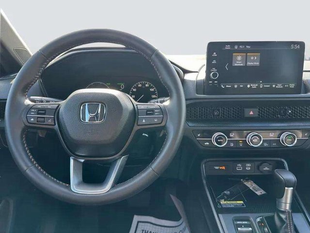 Vehicle image 11 of 40