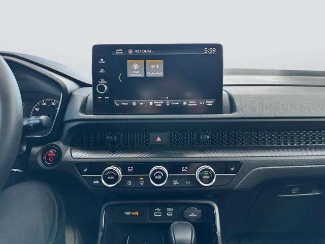 Vehicle image 21 of 40