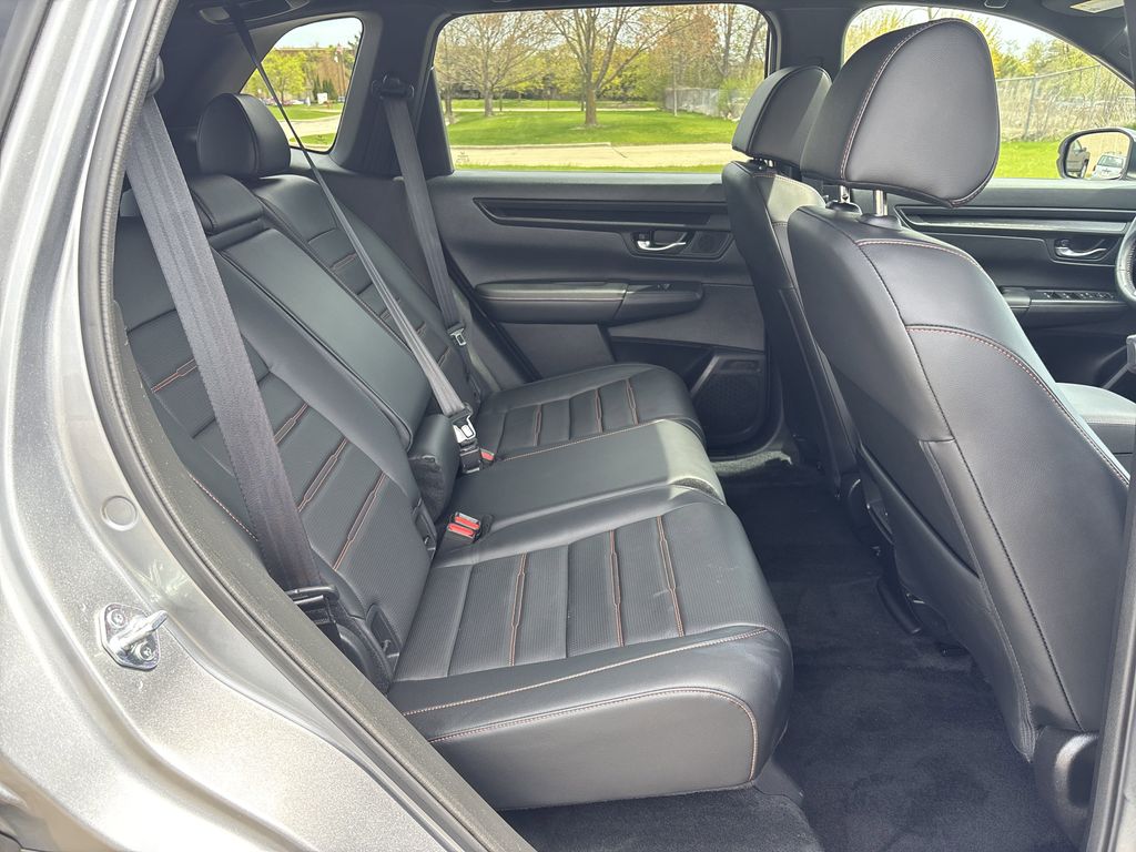 Vehicle image 31 of 39