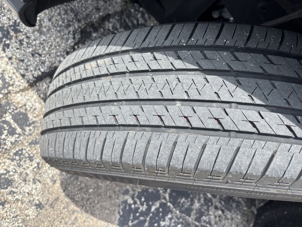 Vehicle image 36 of 39