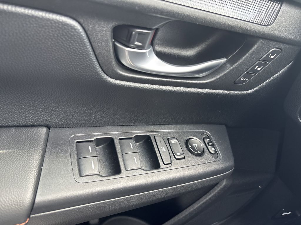 Vehicle image 28 of 39