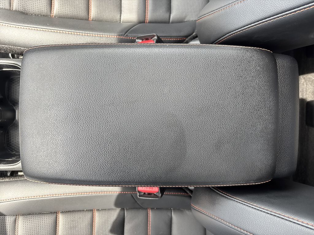 Vehicle image 21 of 39