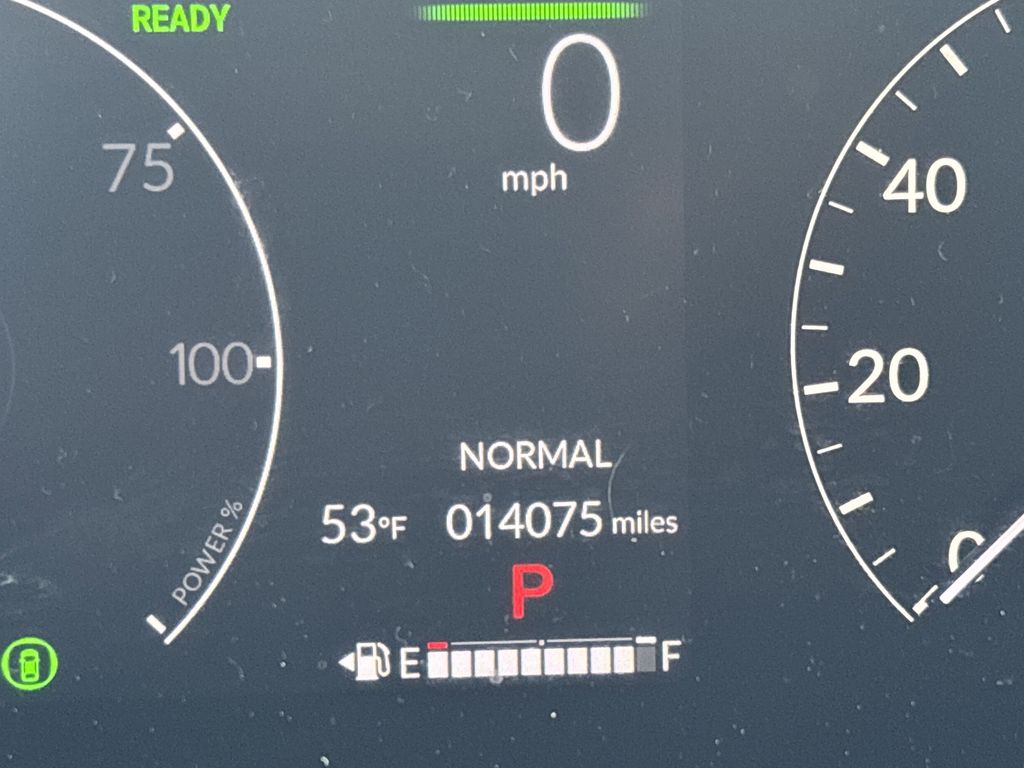 Vehicle image 10 of 39