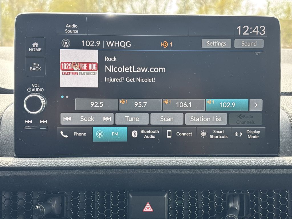 Vehicle image 19 of 39