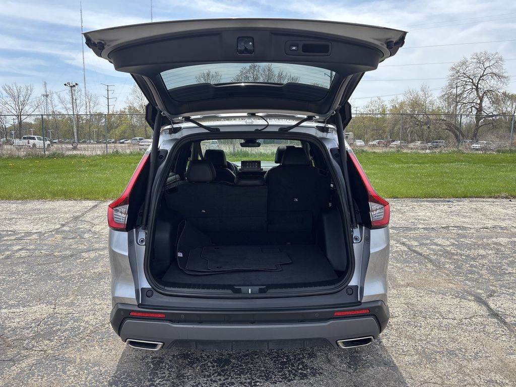Vehicle image 16 of 39