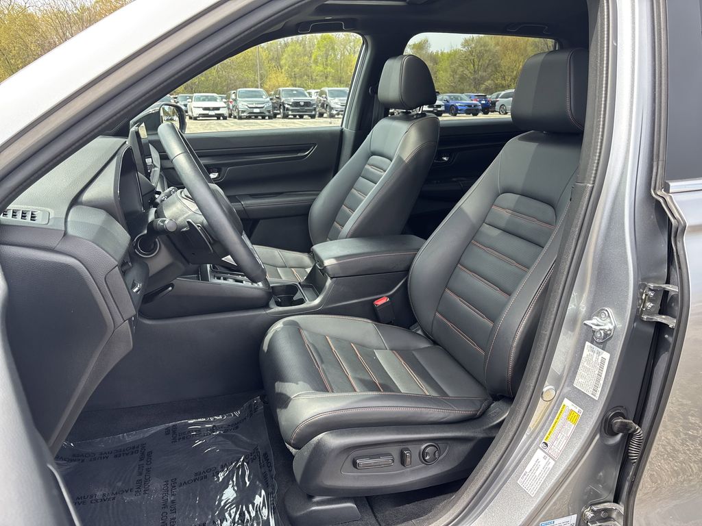Vehicle image 8 of 39