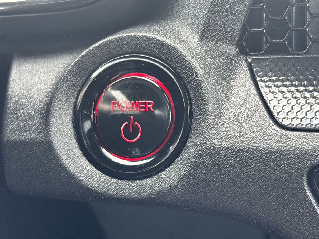 Vehicle image 26 of 39