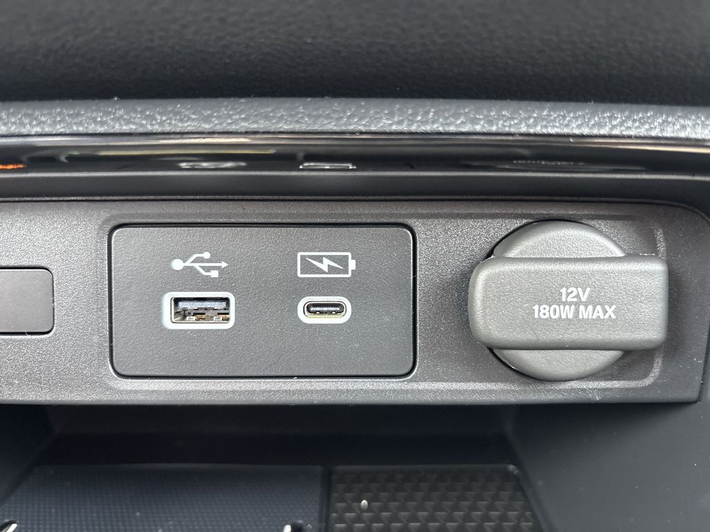 Vehicle image 23 of 39