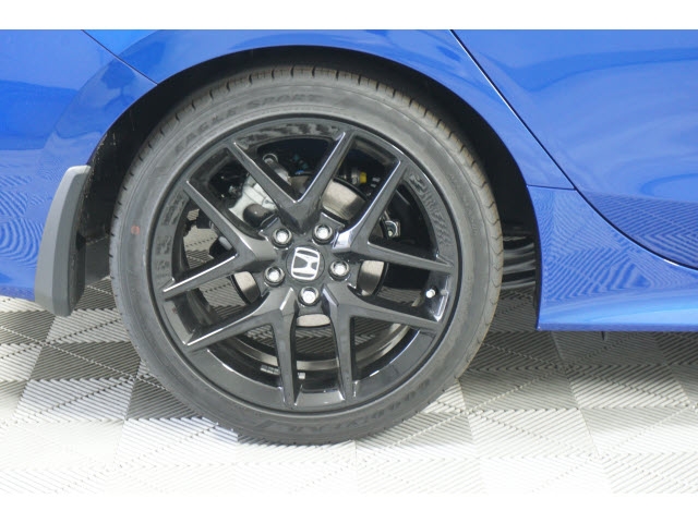 Vehicle image 7 of 14