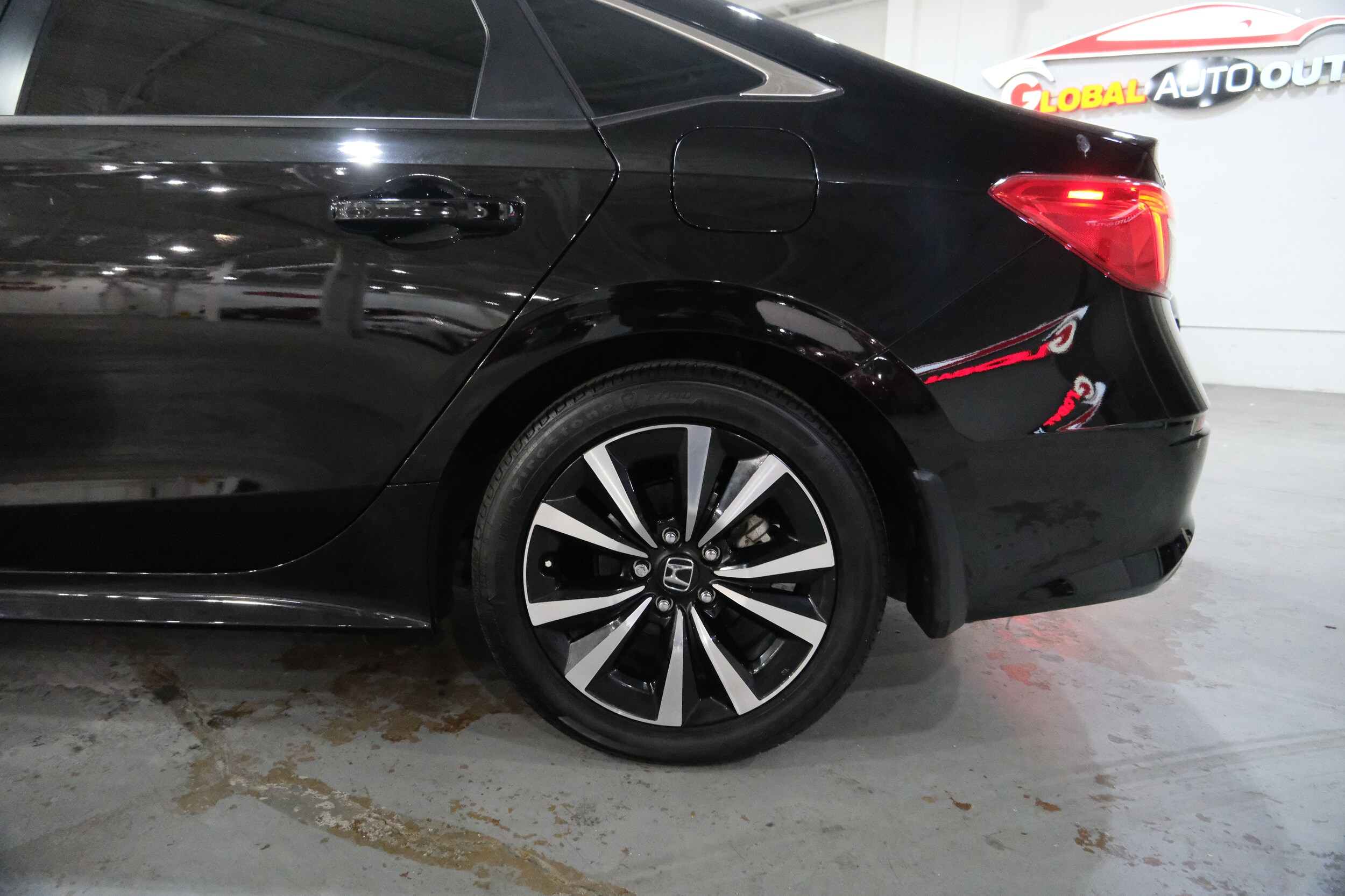 2024 Honda Civic EX Image 9 of 40