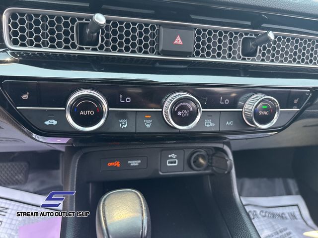 Vehicle image 19 of 34