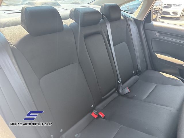 Vehicle image 10 of 34
