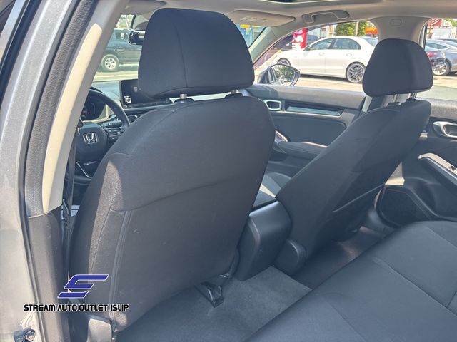 Vehicle image 14 of 34