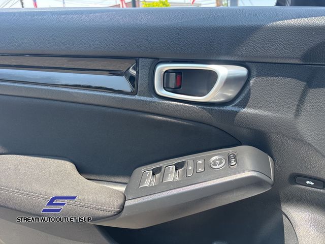 Vehicle image 25 of 34